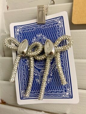 Boutique Crystal Bow Rhinestone Earrings - Silver Sparkle